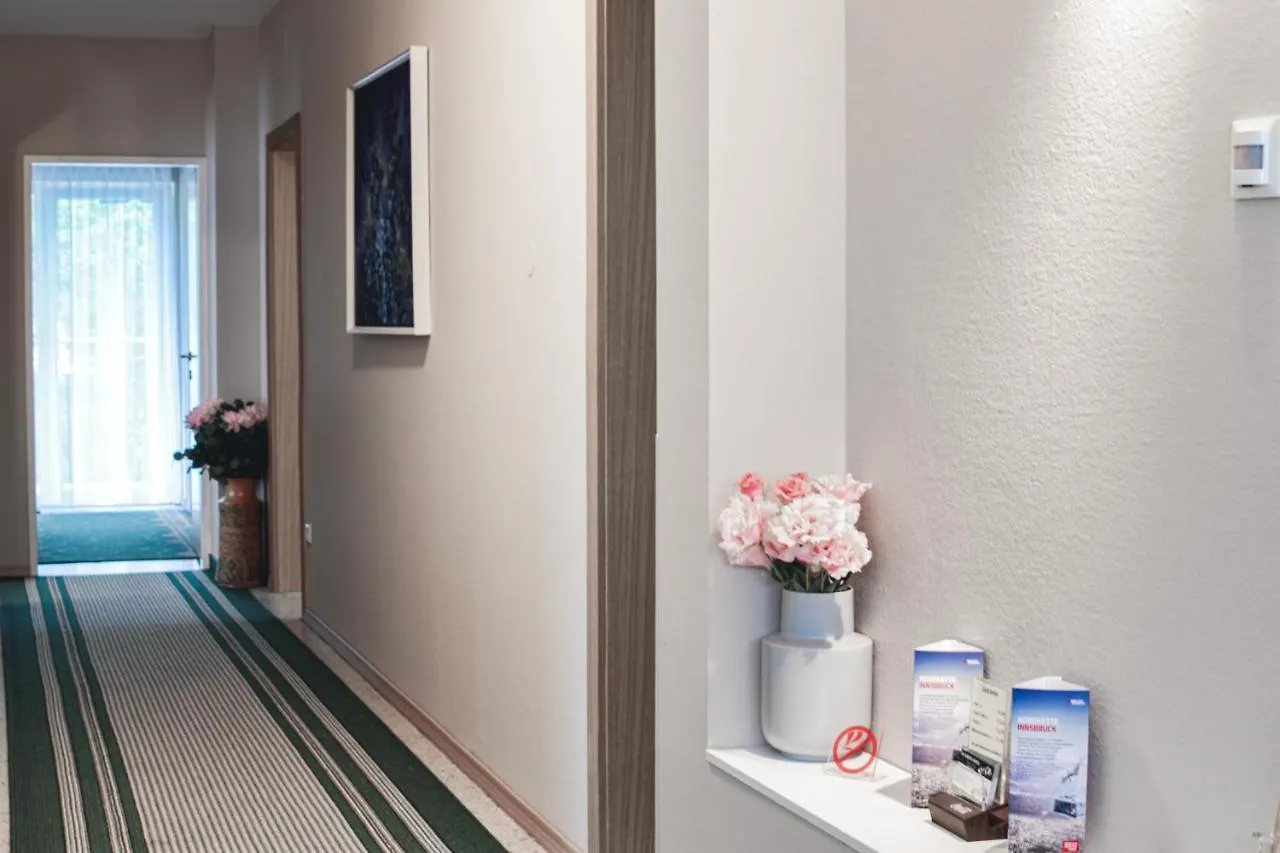 ** Hotel Gartenhotel Garni Pension B&B Innsbruck Austria